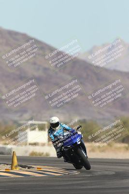 media/Oct-30-2025-Racers Edge (Thu) [[dabbdaf680]]/3-B Group/Session 2 (Turn 14)/